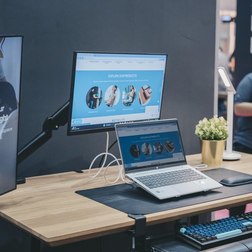 ANEW Gas Spring Single Monitor Arm